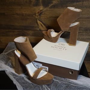 Brand New Katherine Oasis Society Brown Heels
